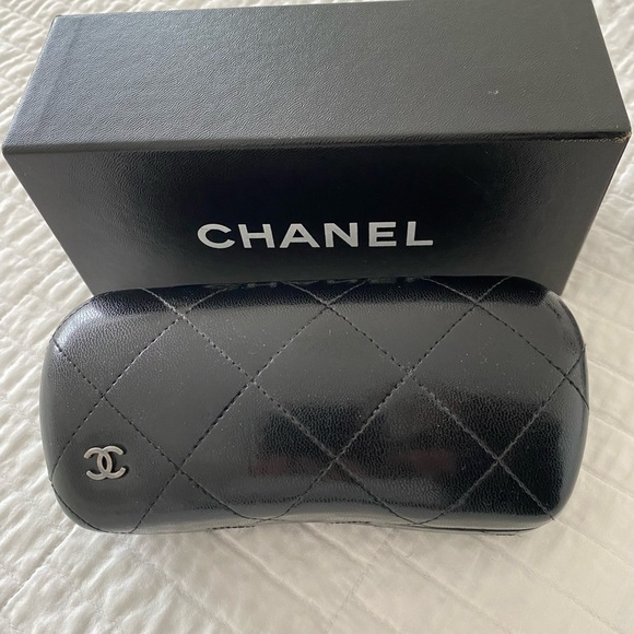 CHANEL sunglasses - Picture 7 of 9